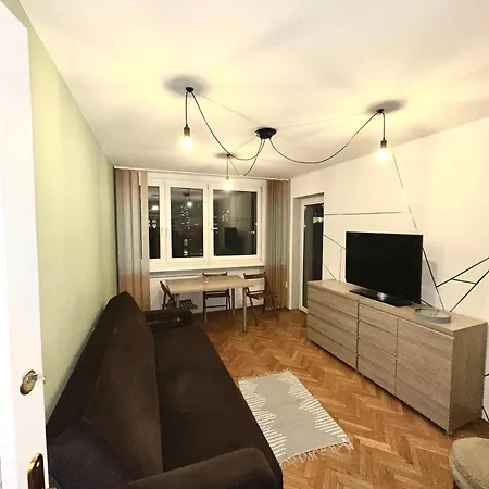 Intercontinental Escape * Warschau
